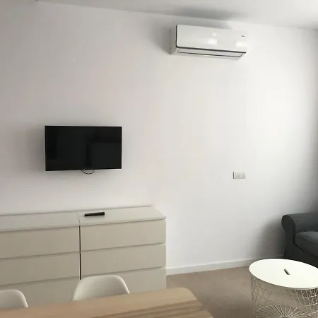 Suites Marina Hotel